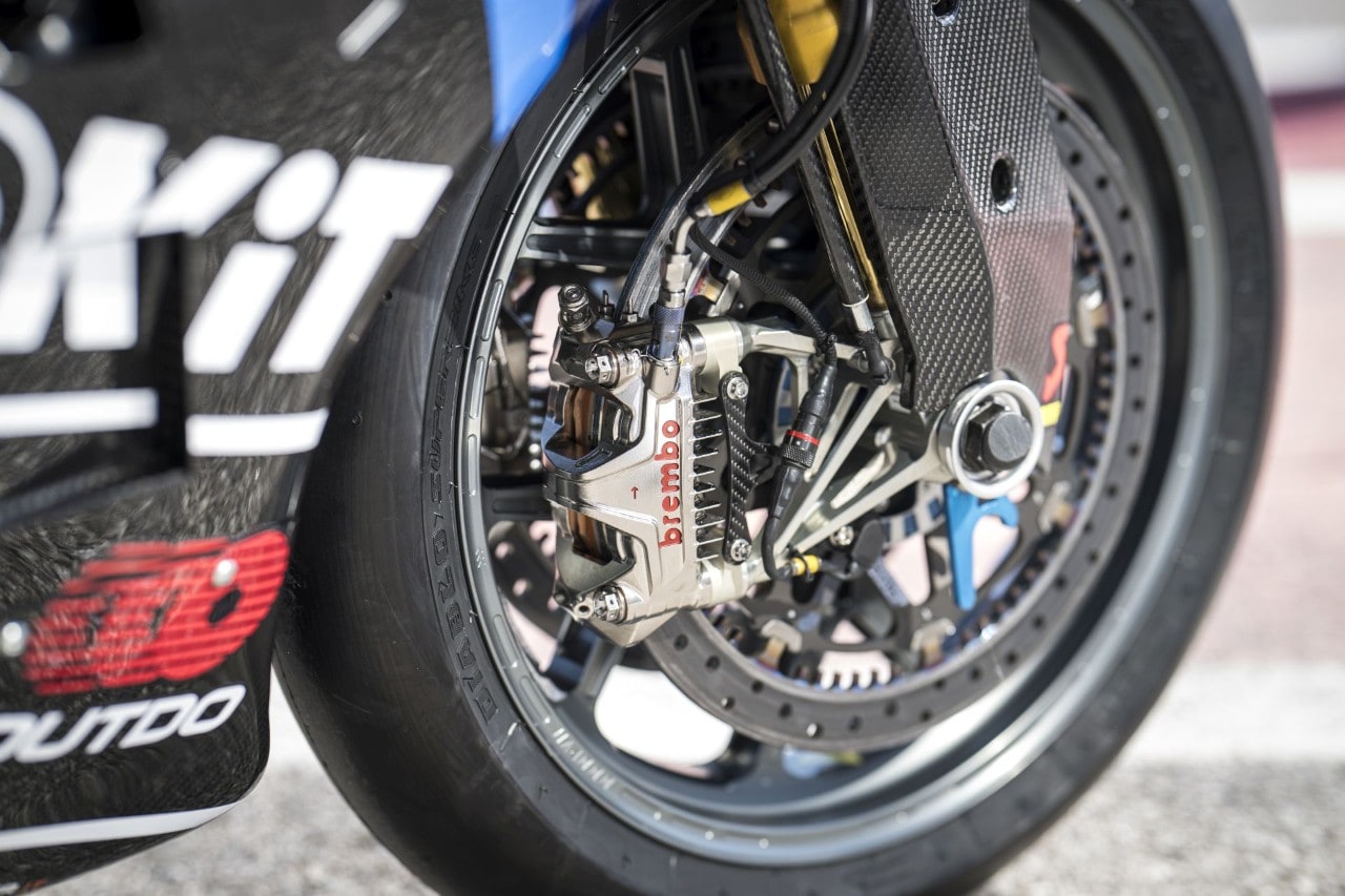 DueruoteTG #238 - Abbiamo guidato in pista la BMW che corre in SBK! 